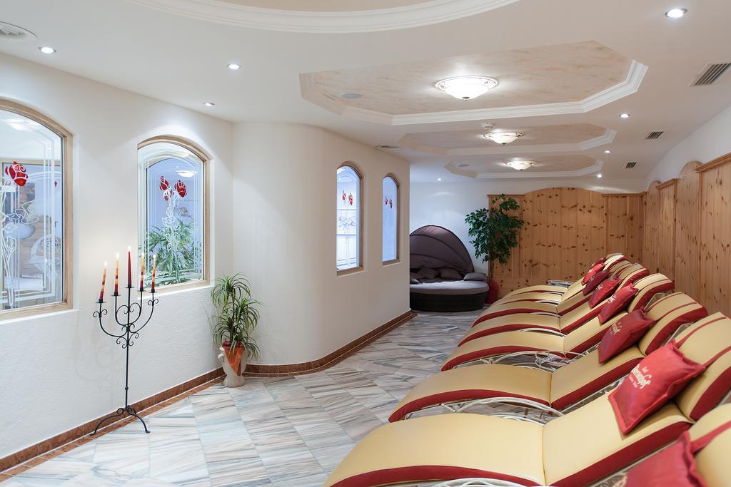 Hotel Dornauhof Финкенберг Екстериор снимка