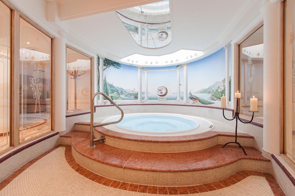 Hotel Dornauhof Финкенберг Екстериор снимка