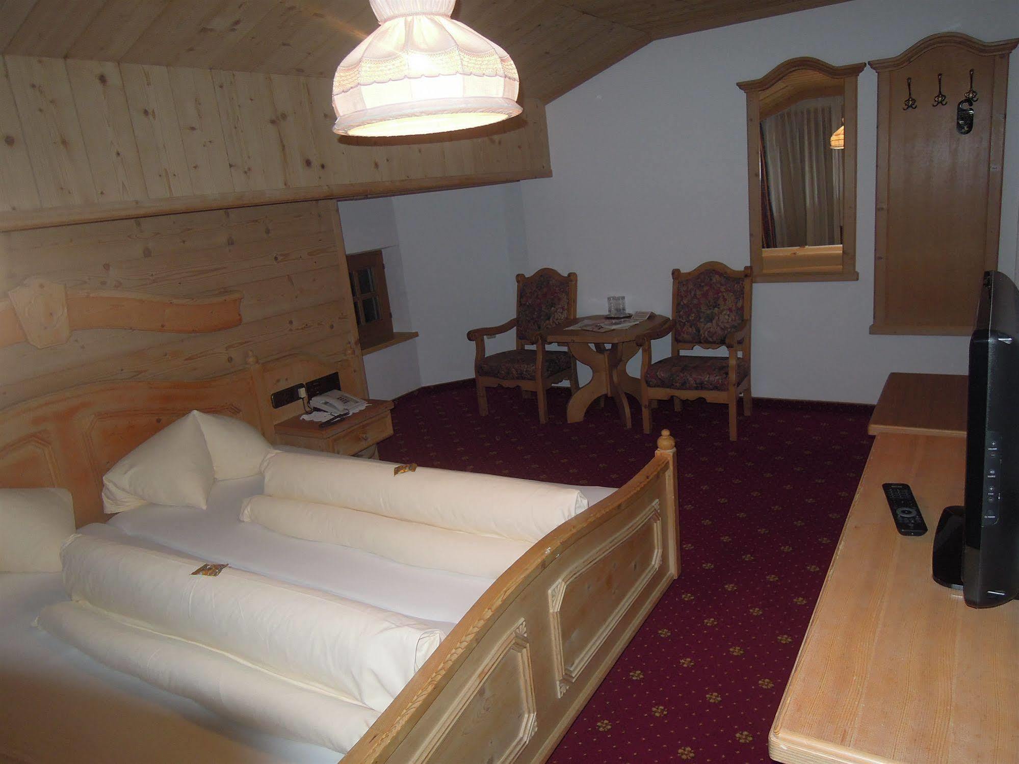 Hotel Dornauhof Финкенберг Екстериор снимка
