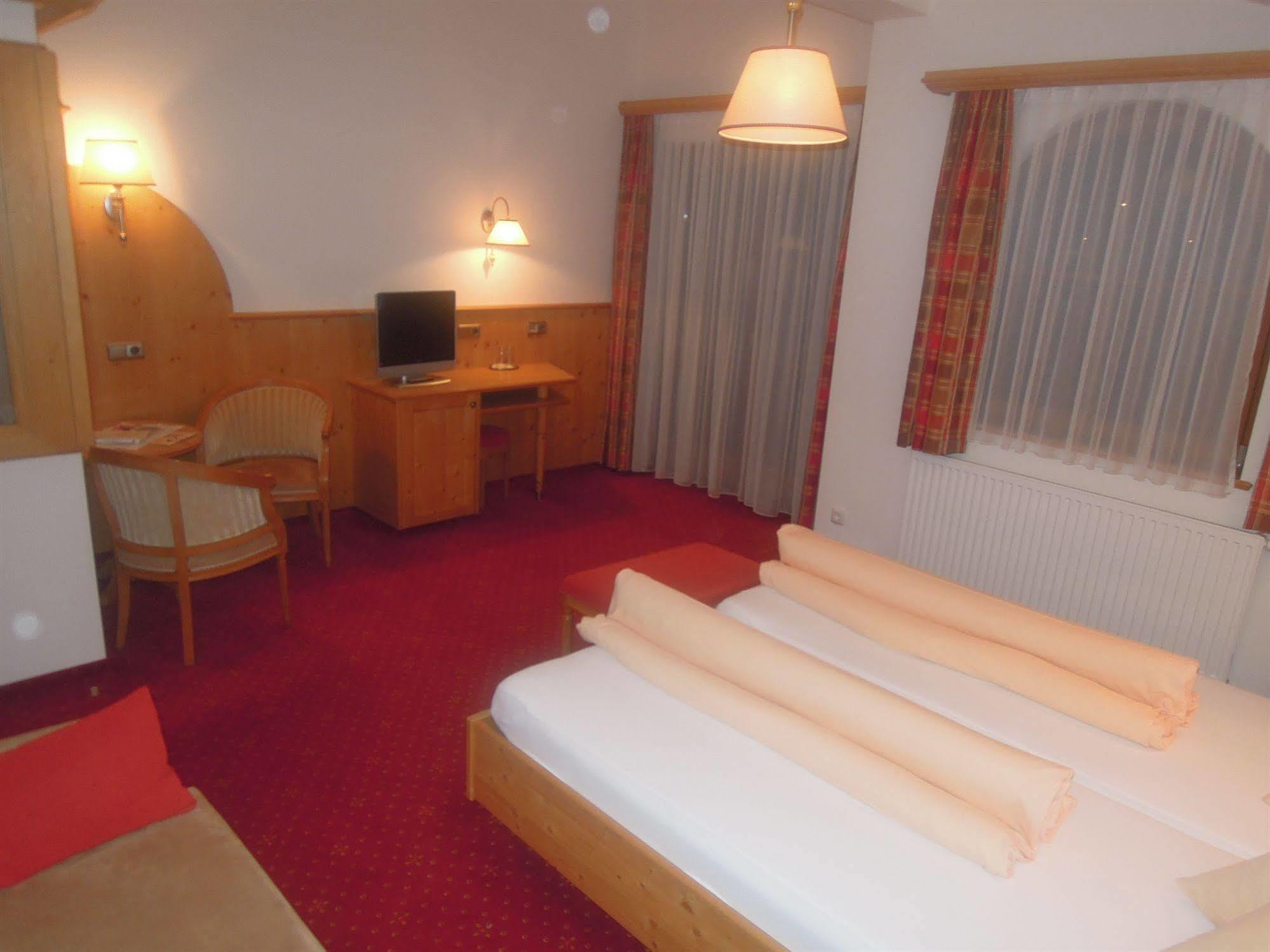 Hotel Dornauhof Финкенберг Екстериор снимка
